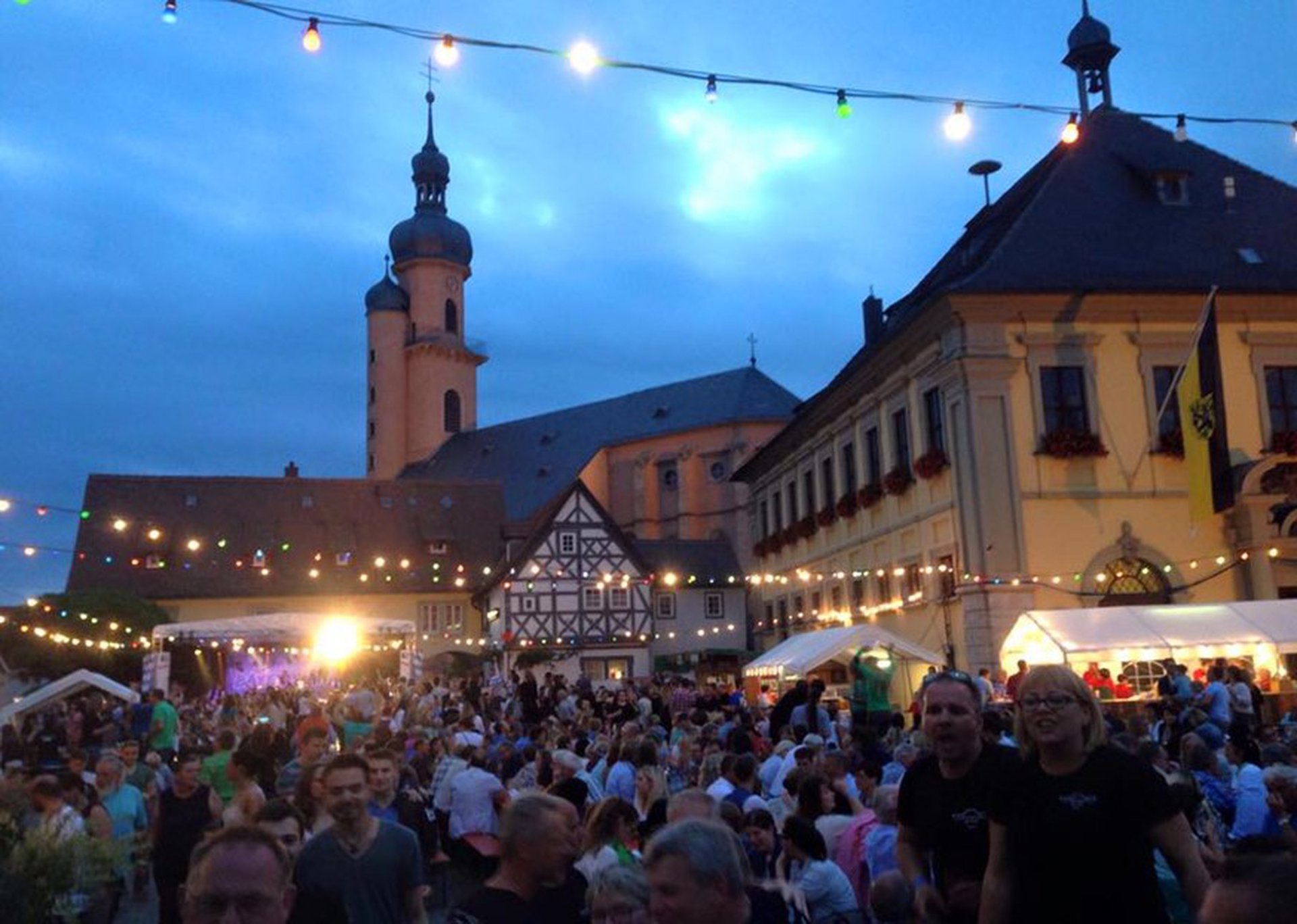 Read more about the article 45. Marktplatzweinfest