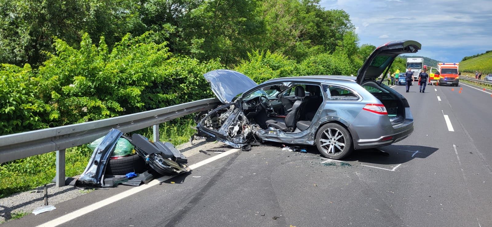 Read more about the article Verkehrsunfall mit lebensgefährlich verletzter Person